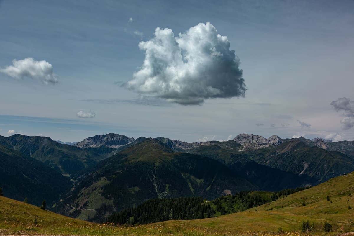 Alpine mountain landscape representing the best chalet regions in Italy